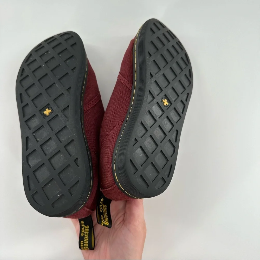 Dr Martens womens Soho flats size 38 7 Burgundy canvas lace up sneakers